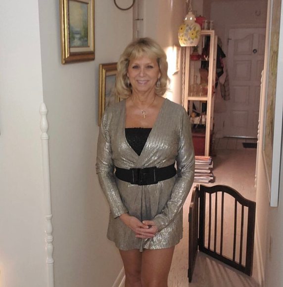 Meet your Posher, Sandy - Picture 1 of 1